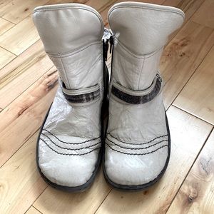 Super cute Reiker, size 40, winter booties